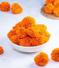 नेपाली सयपत्री फूलको माला  / Fresh Marigold Flowers Garlands